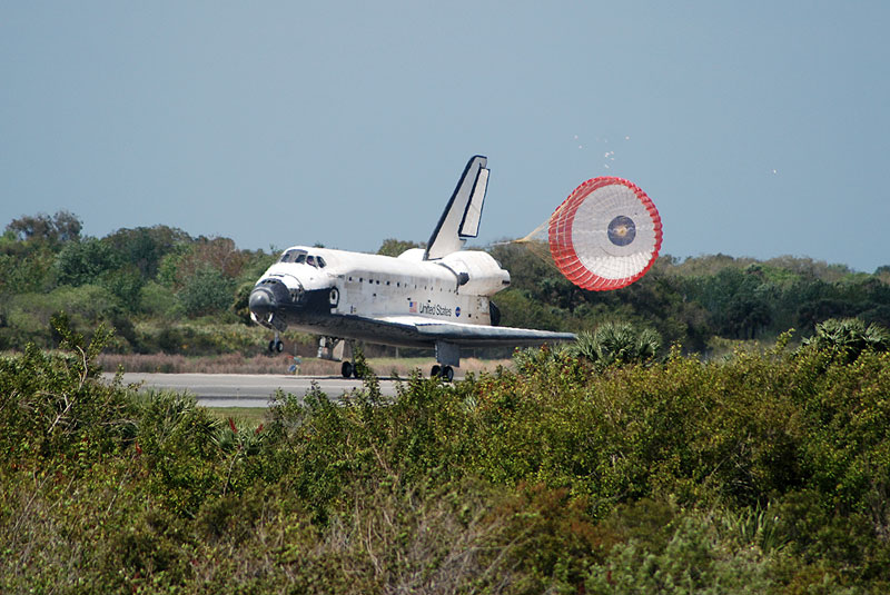 Discovery lands for a final time