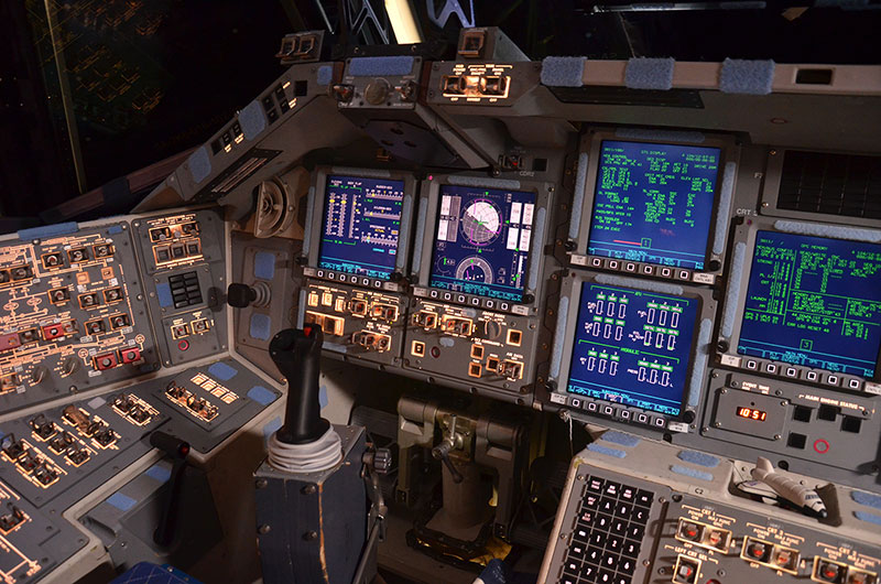 space shuttle endeavour cockpit