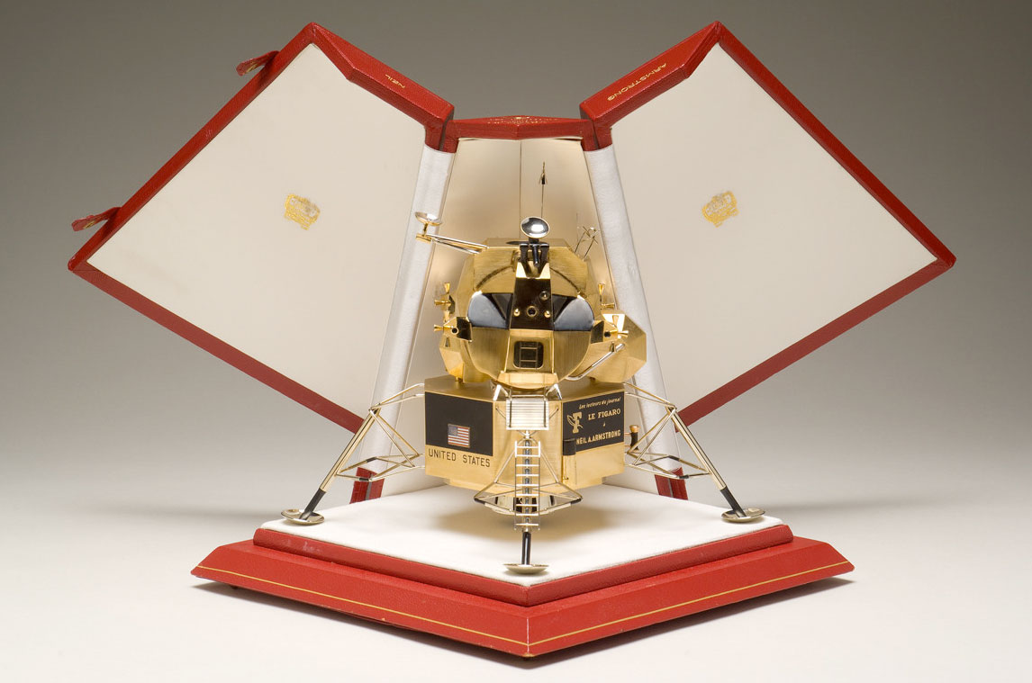 Neil Armstrong's gold Apollo lunar module model stolen from Ohio | collectSPACE