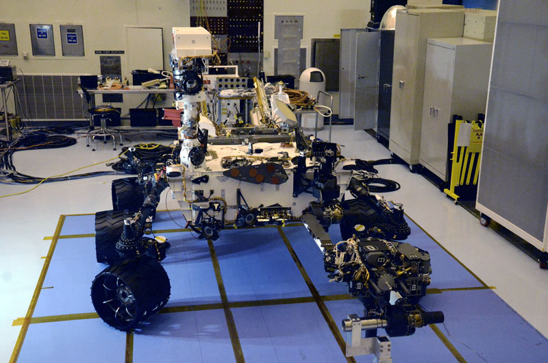 Last look at NASA's car-size rover before trip to Mars