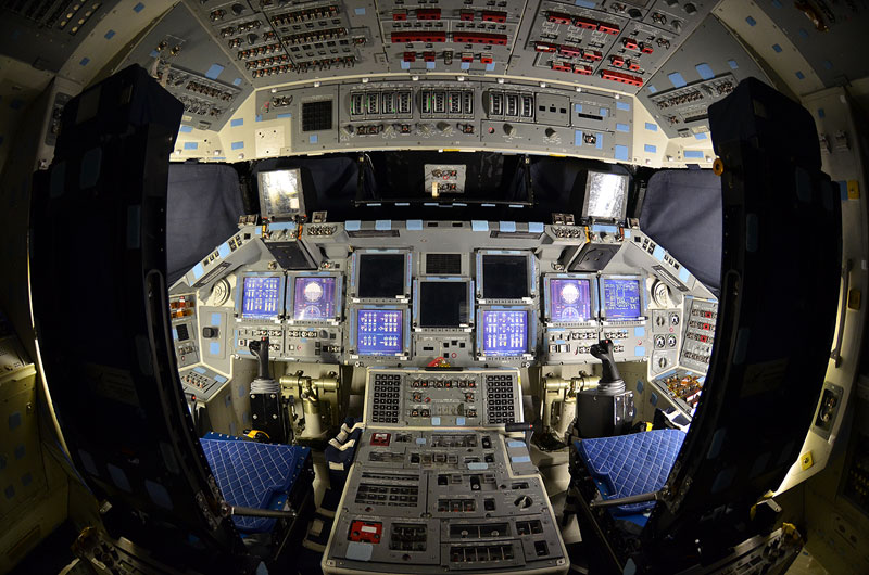 atlantis space shuttle side view